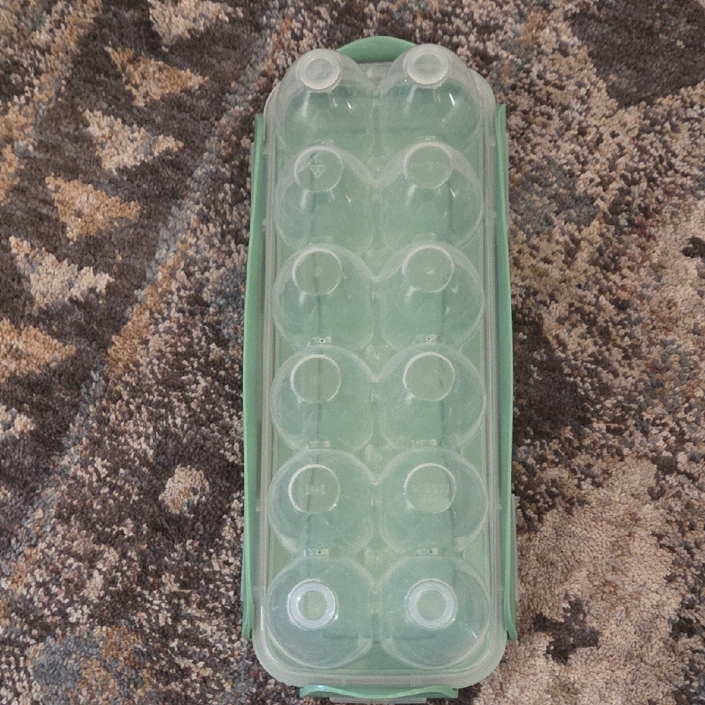 Lock & Lock Egg Container - Picture 4 of 5